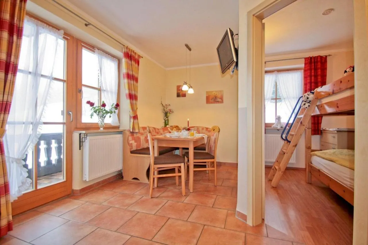 Villa Cafe Wastelbauerhof - Urlaub Auf Dem Bauernhof à Bernau am Chiemsee Séjour à la ferme