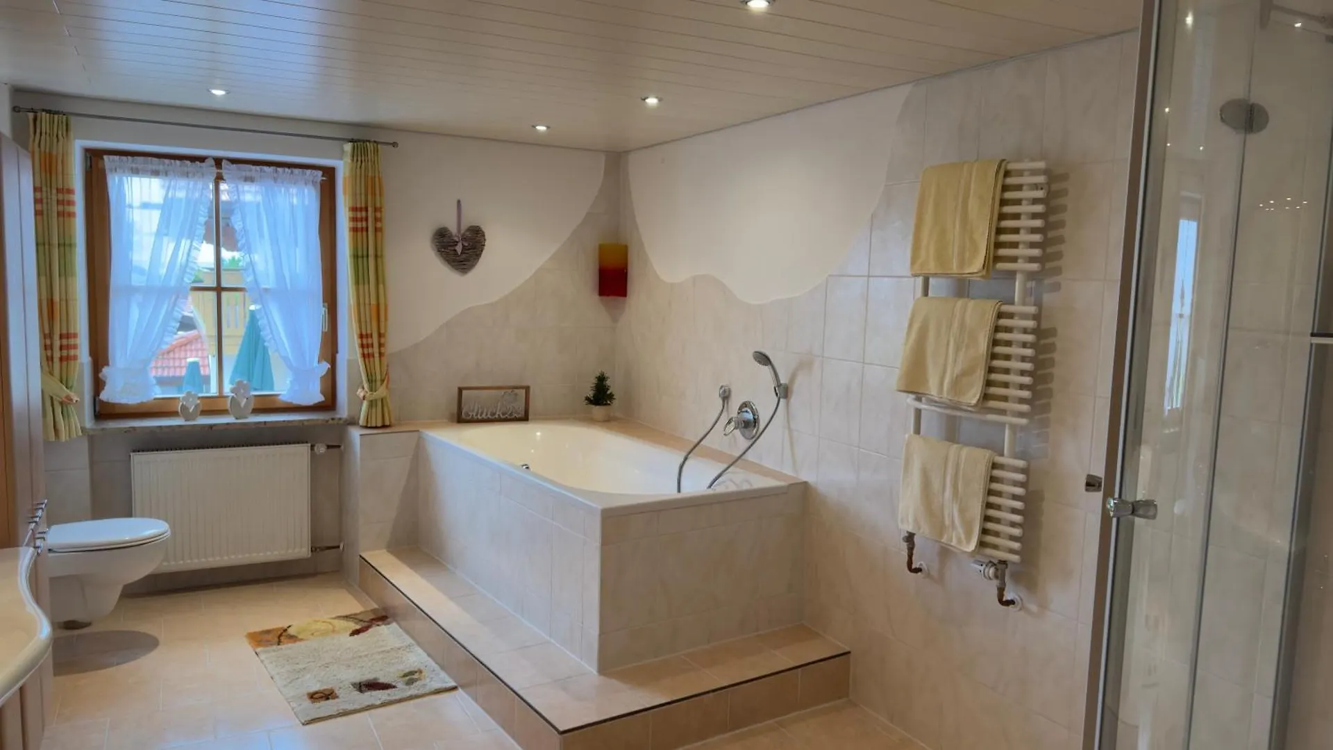Villa Cafe Wastelbauerhof - Urlaub Auf Dem Bauernhof à Bernau am Chiemsee